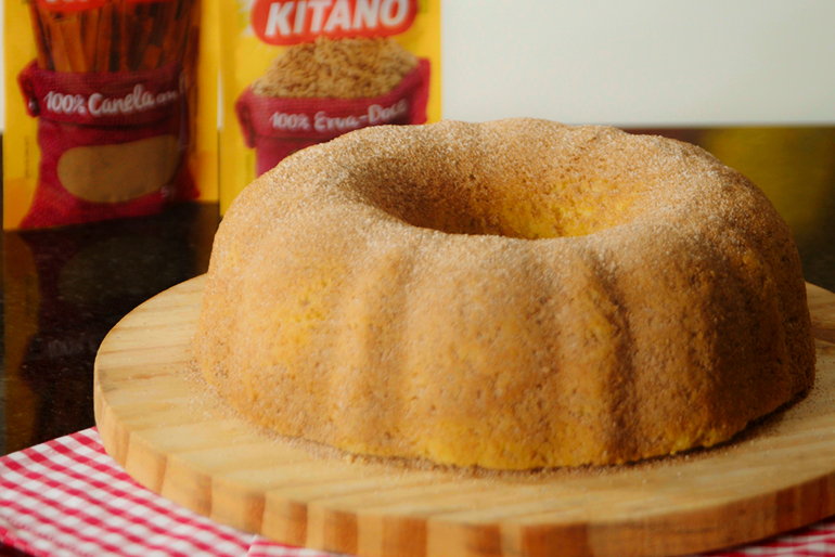 Bolo de fubá com canela e erva doce • Kitano