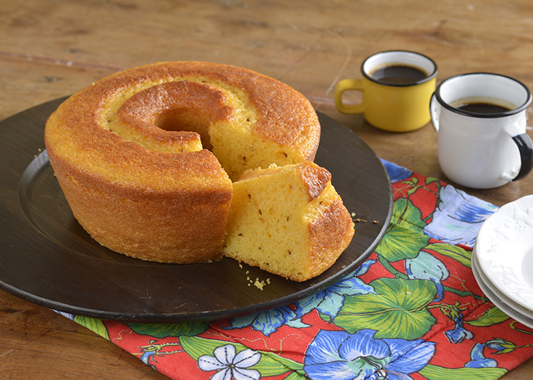 Bolo de fubá com erva doce fofinho e simples