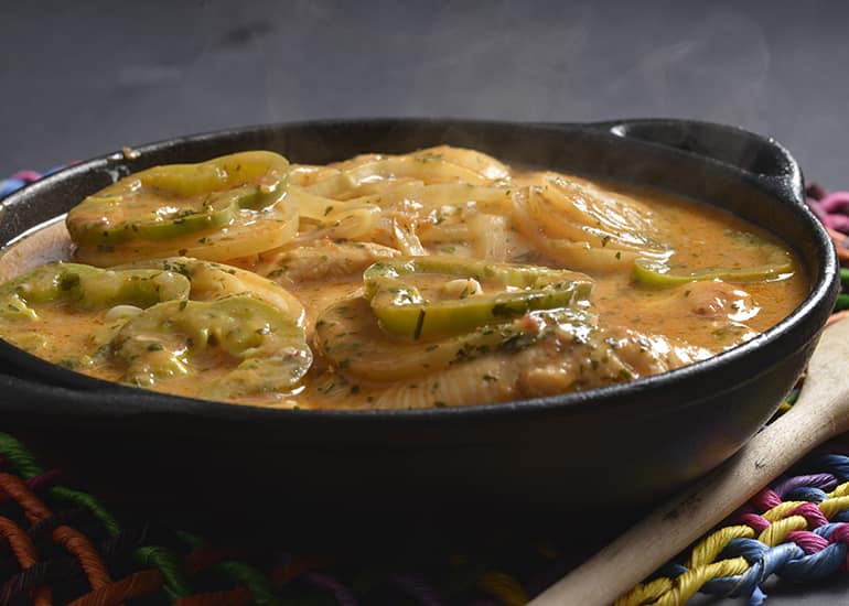 Moqueca com Leite de Côco, Coentro e Salsa | Receitas Kitano